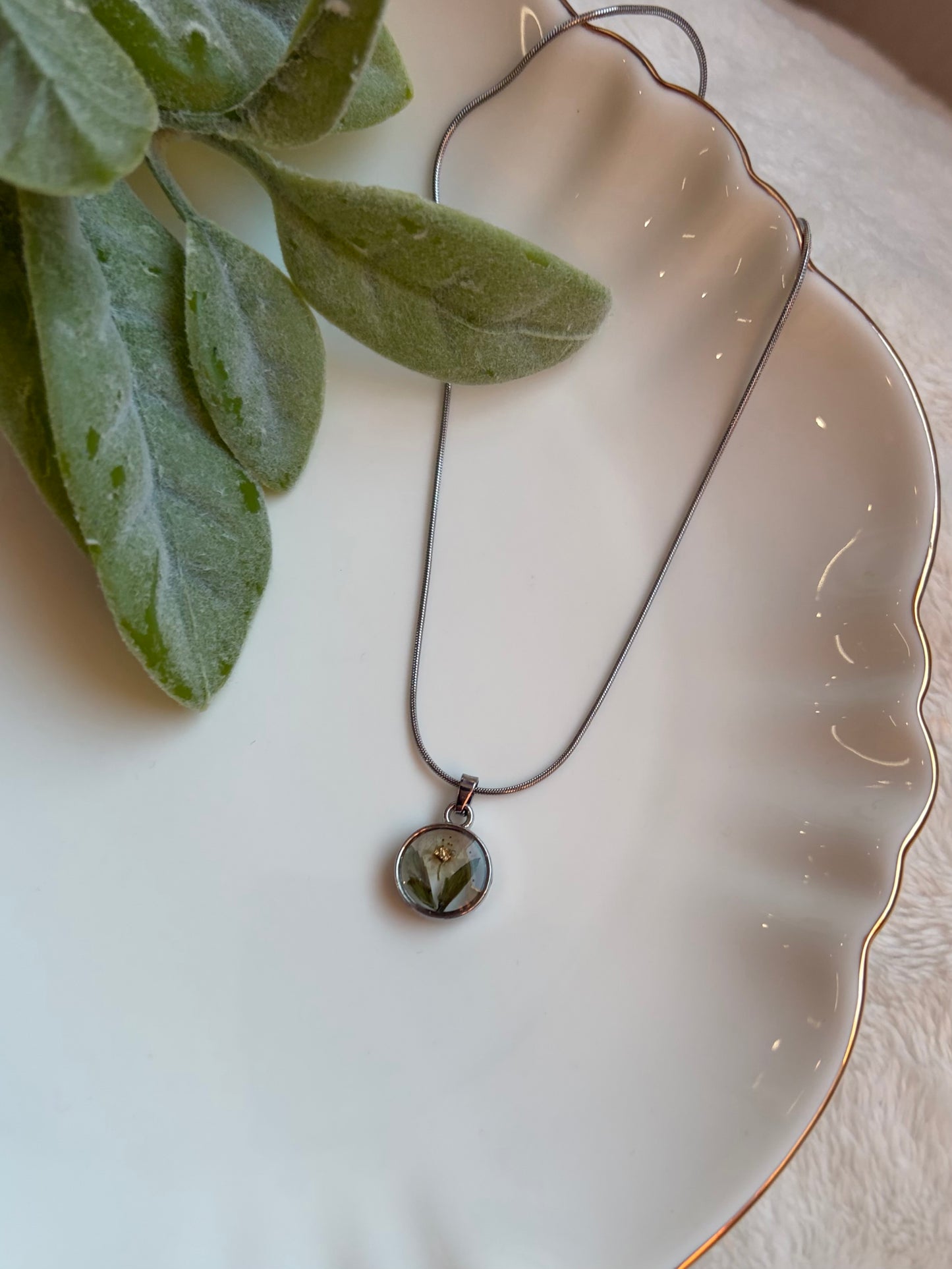 Tiny Bloom Necklace