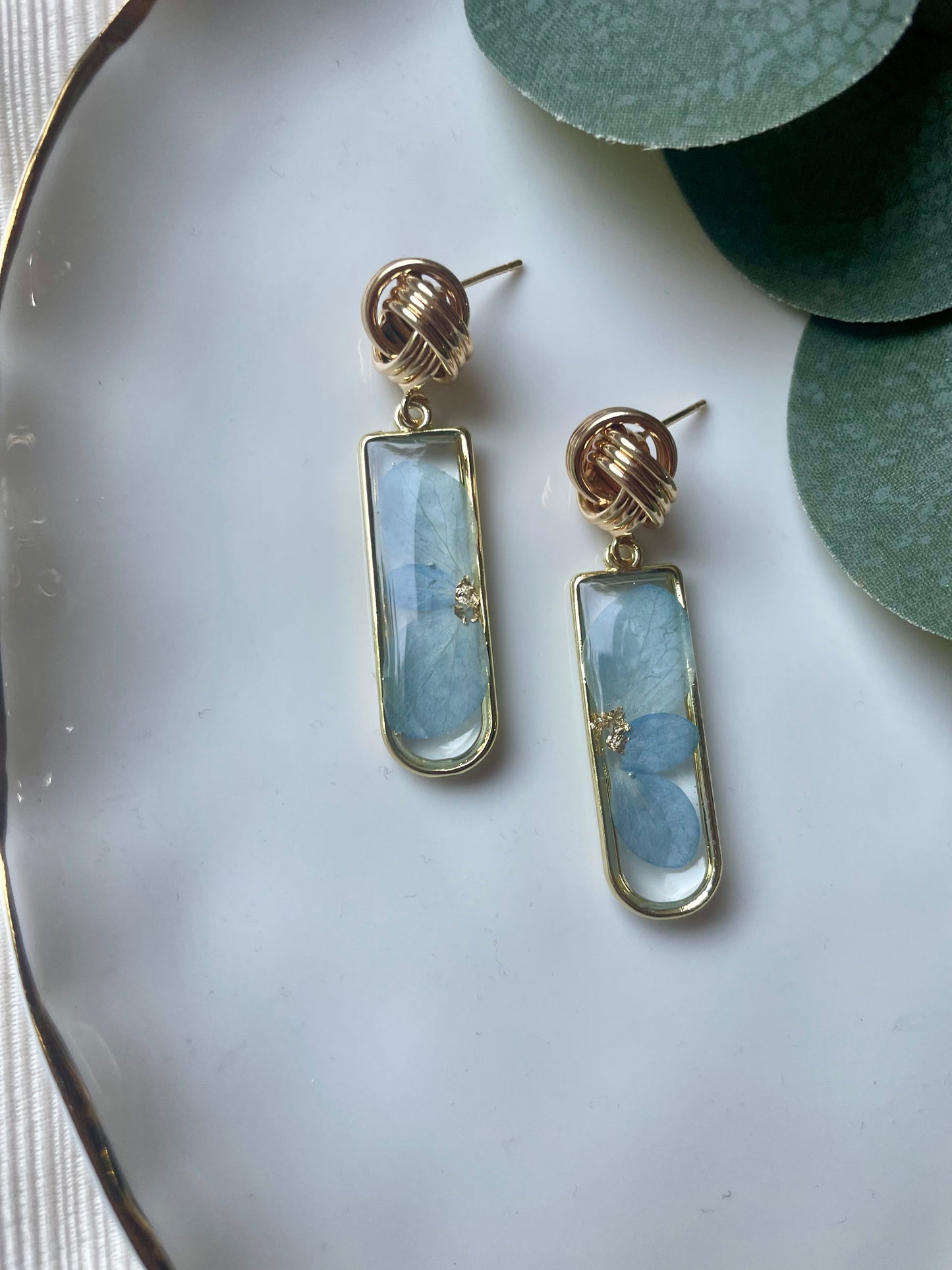 Knotty Hydrangea Earring Drop