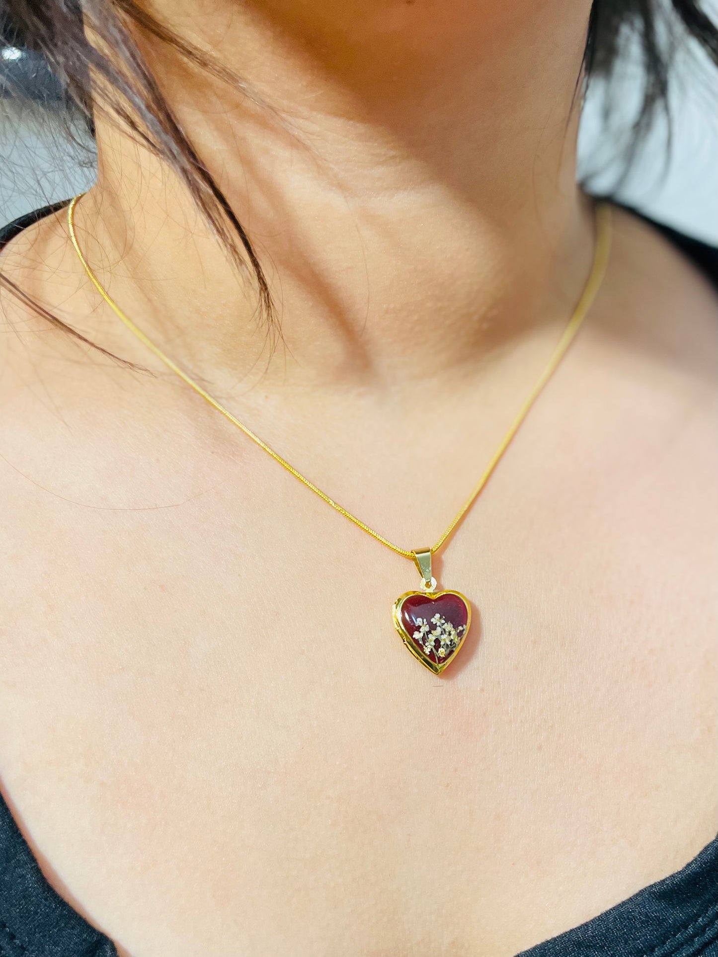 Queen Annes Lace Locket Necklace