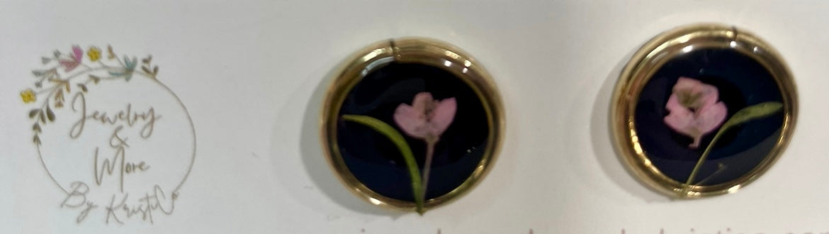 Resin & Flower Stud Earrings