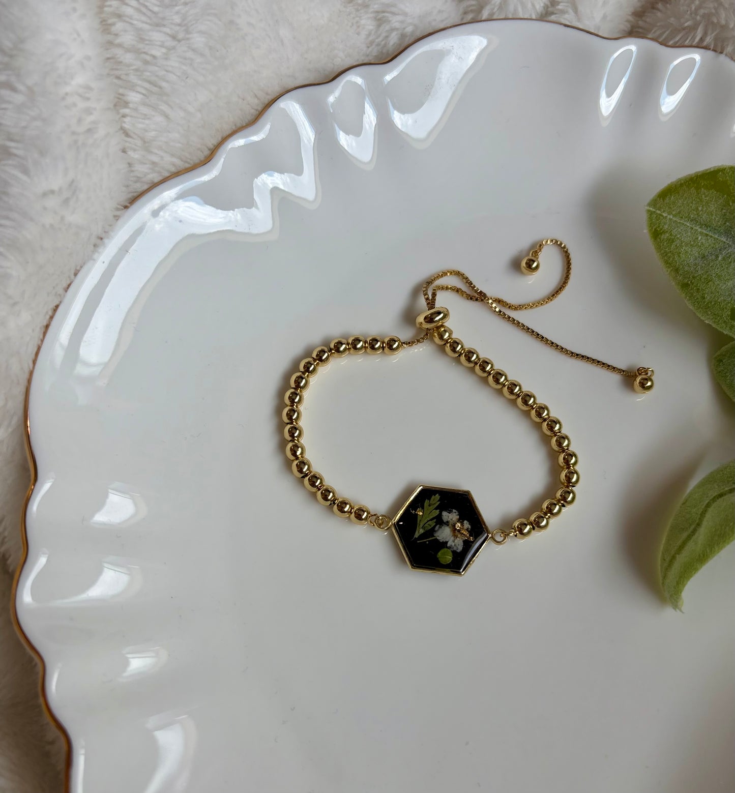 Golden Narcissus Bloom Bracelet