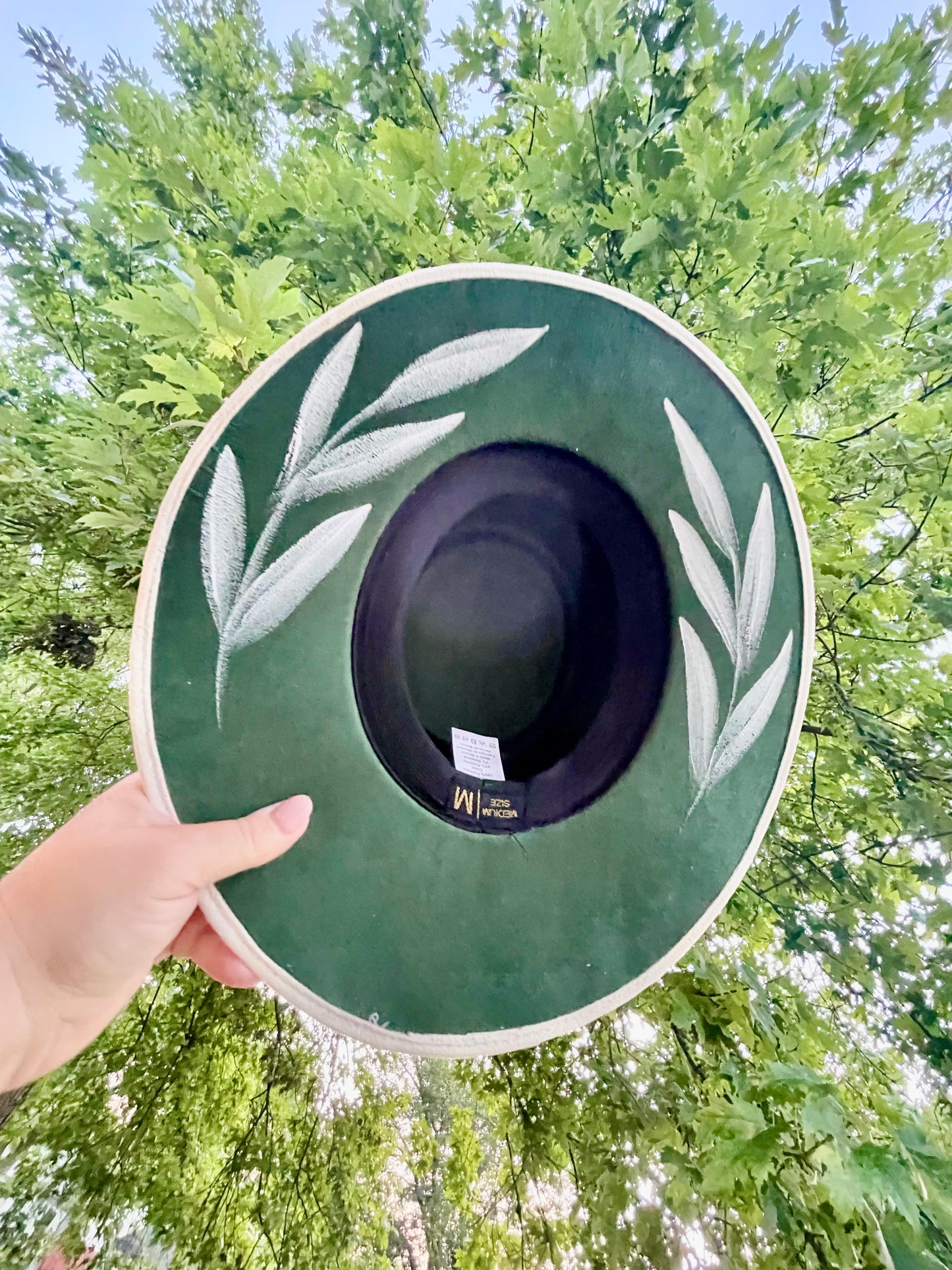 Green & White Leaf Bucket Rancher