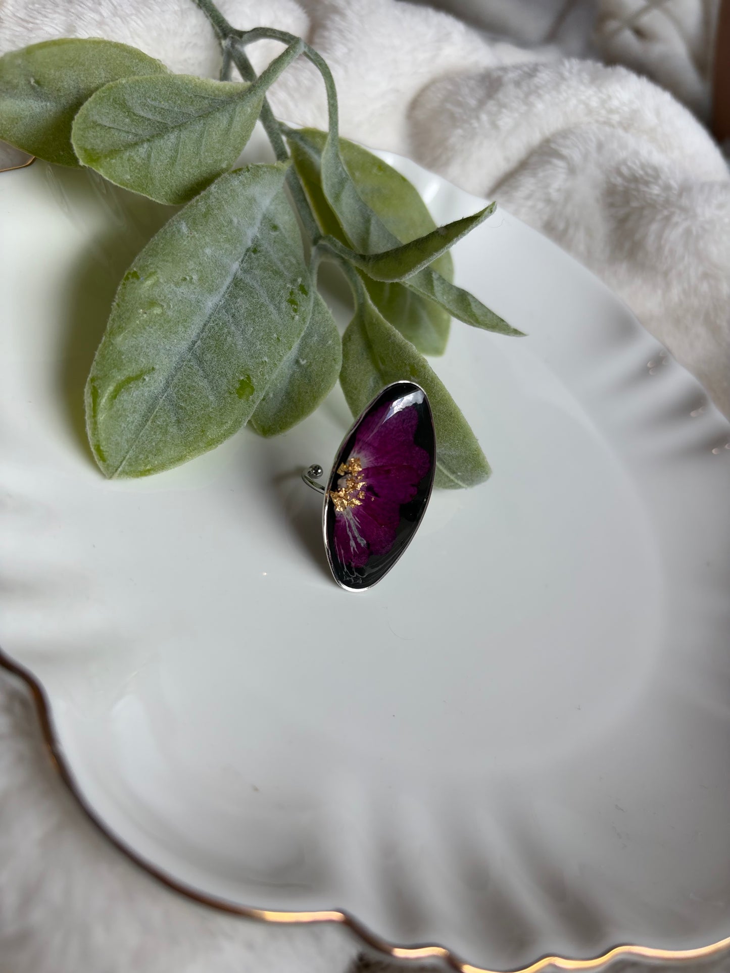 Purple Ovalina Bloom Ring