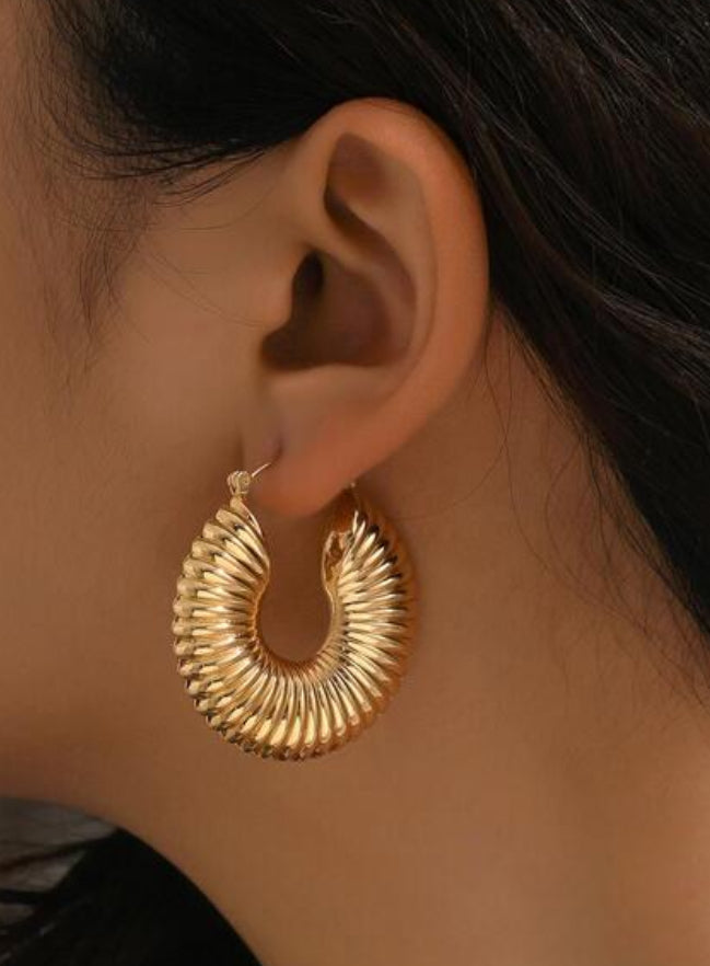 Gold Shell Hoop