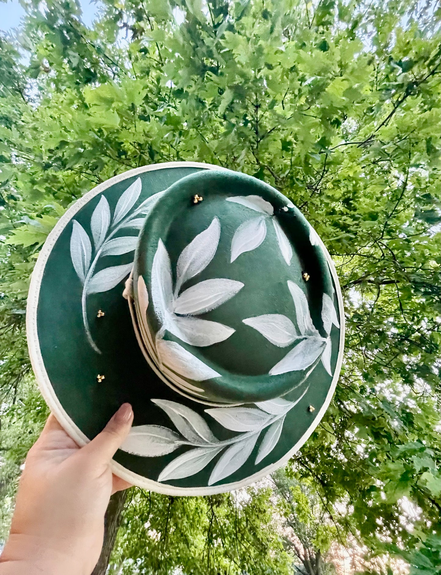 Green & White Leaf Bucket Rancher