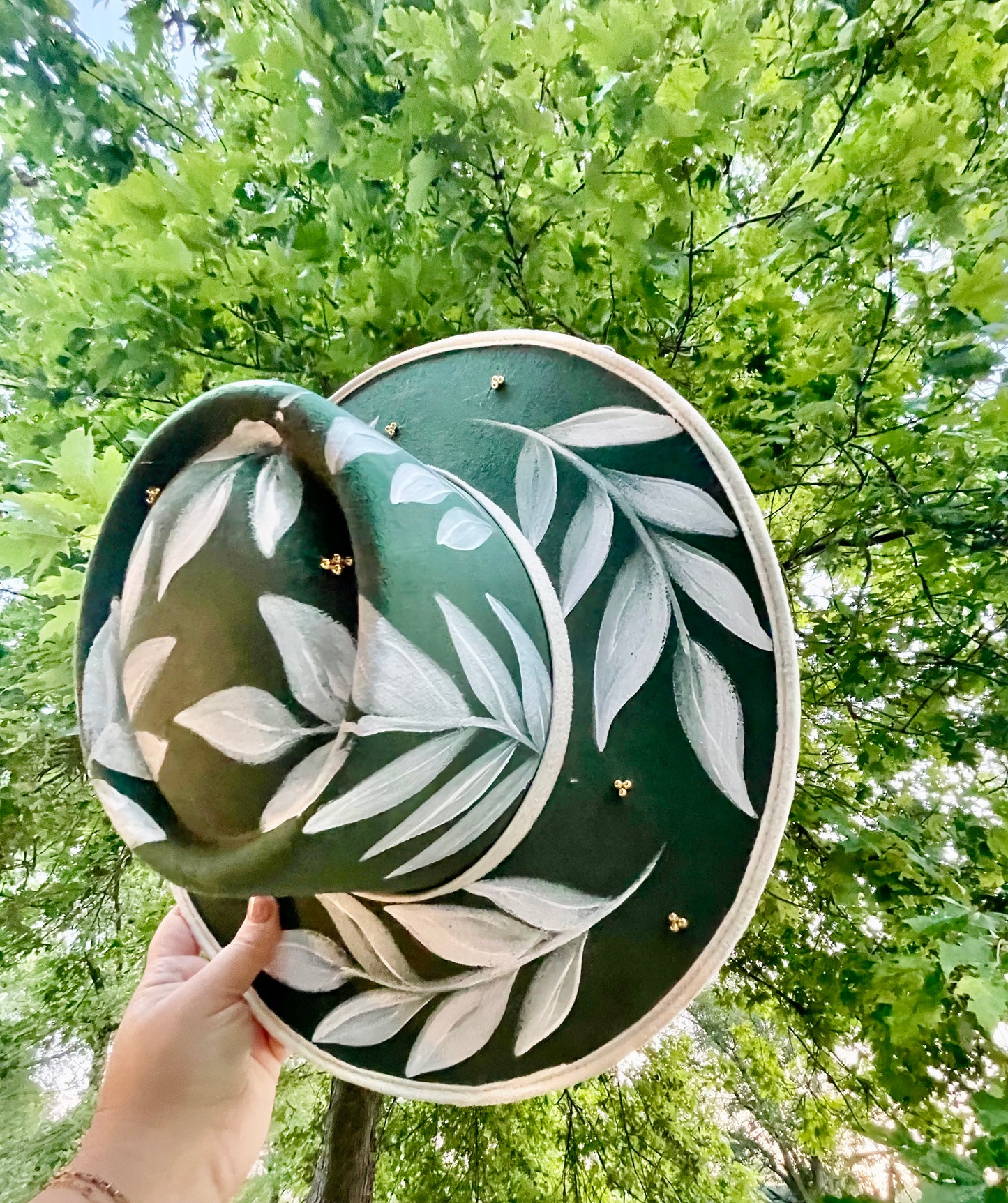 Green & White Leaf Bucket Rancher