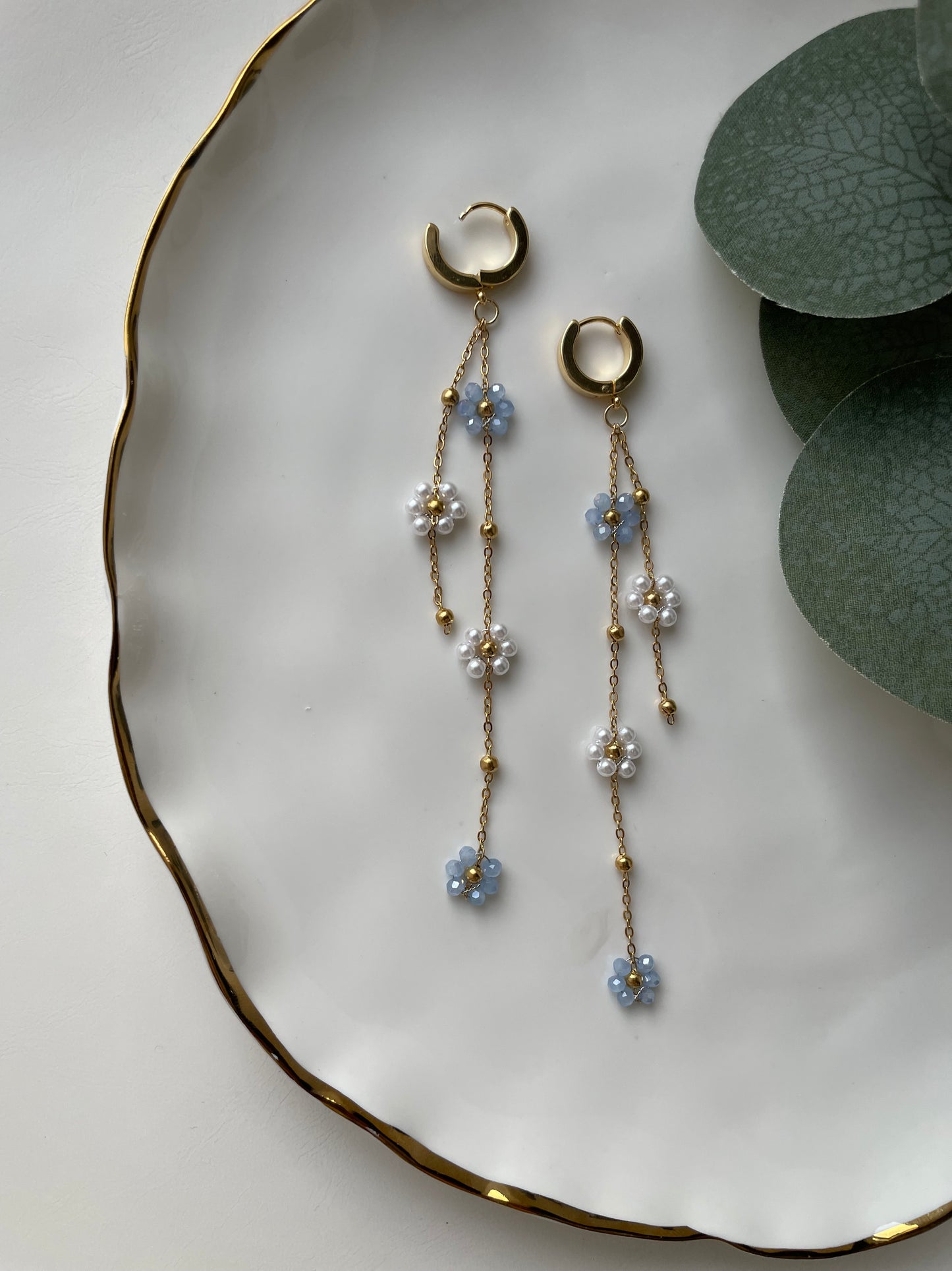 Willow Blue & White Dangle