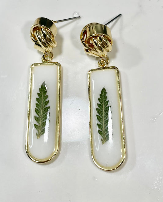 White Fern & Knot Stud