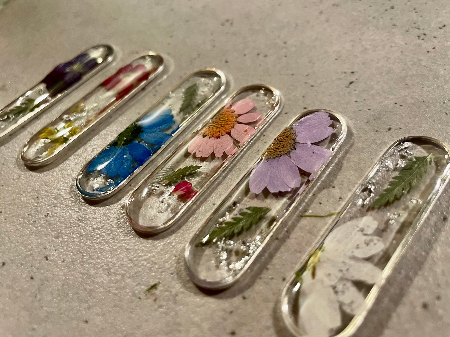 FLORAL BAR NECKLACE