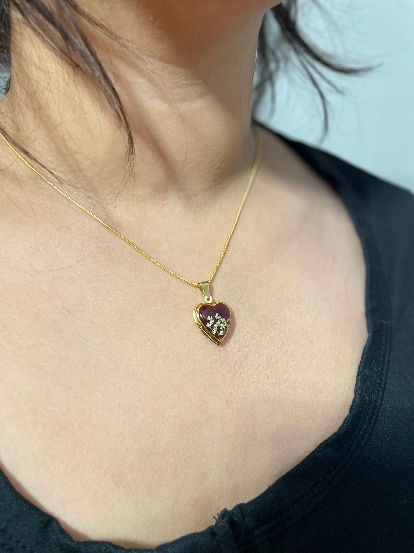 Queen Annes Lace Locket Necklace