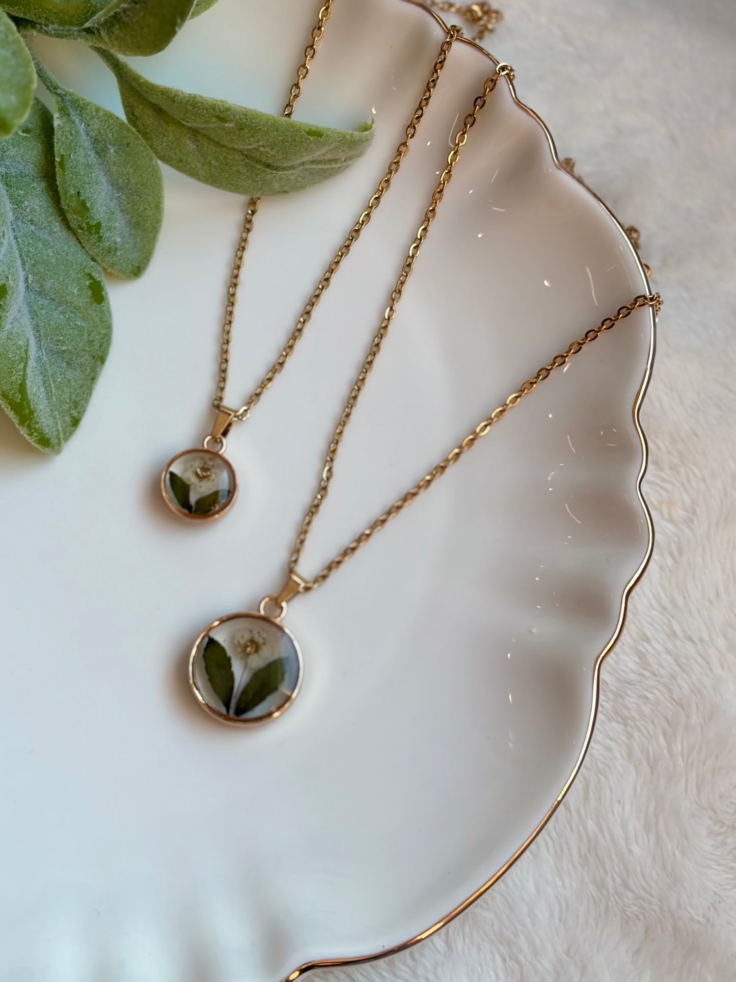 Tiny Bloom Necklace