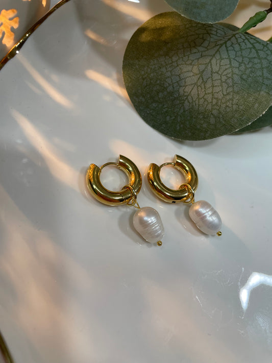 Mini Chelsea Huggie Earring